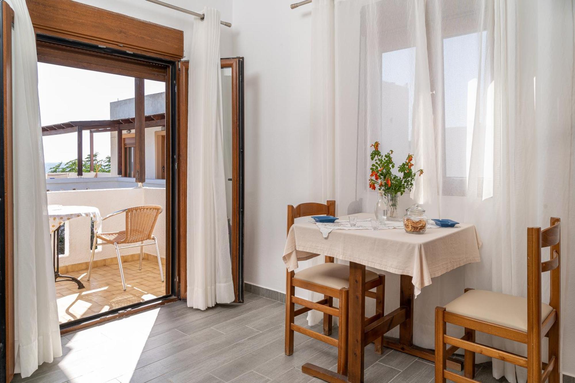 Akrotiri Apartments Makrýgialos 외부 사진