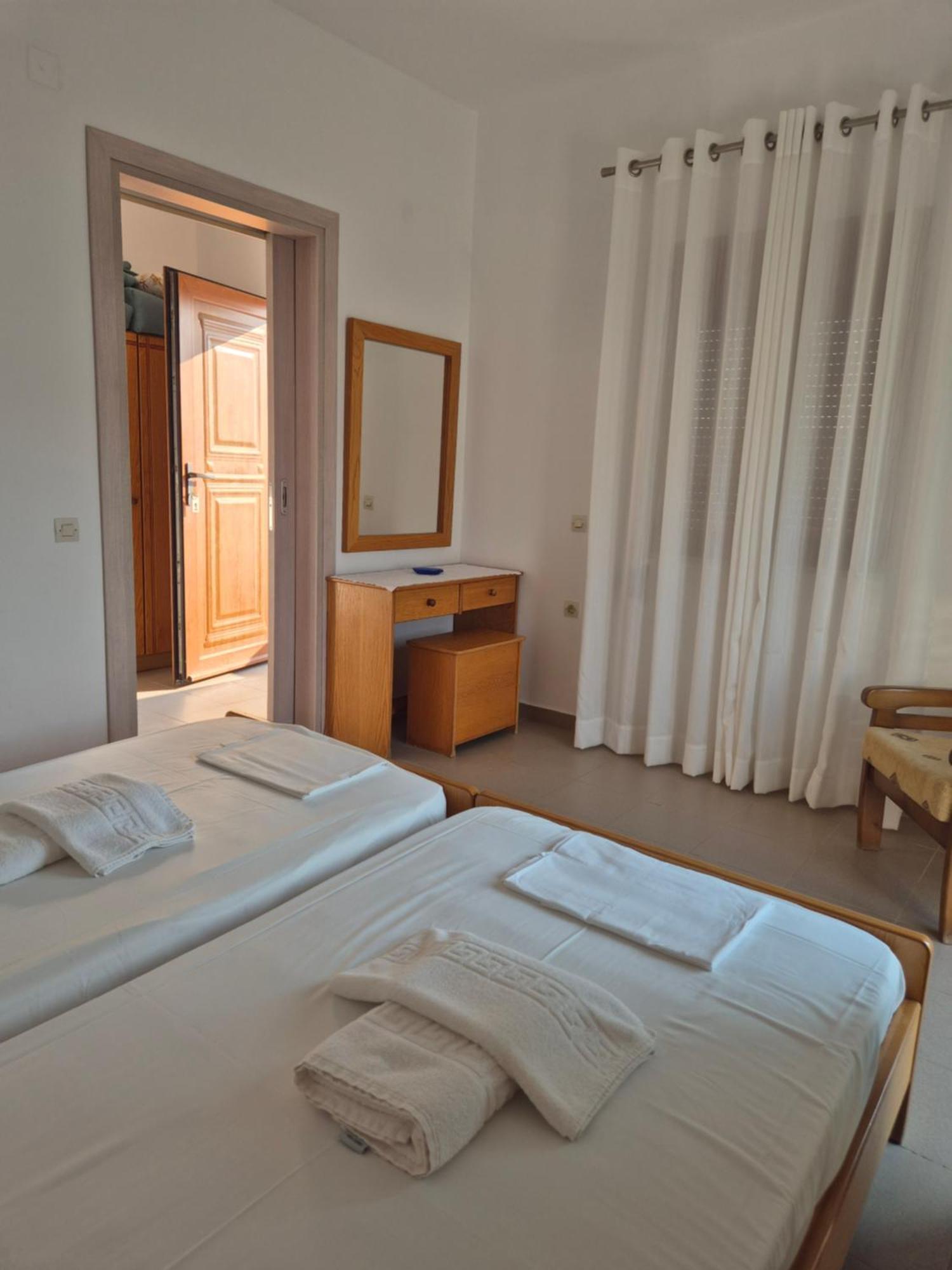 Akrotiri Apartments Makrýgialos 외부 사진