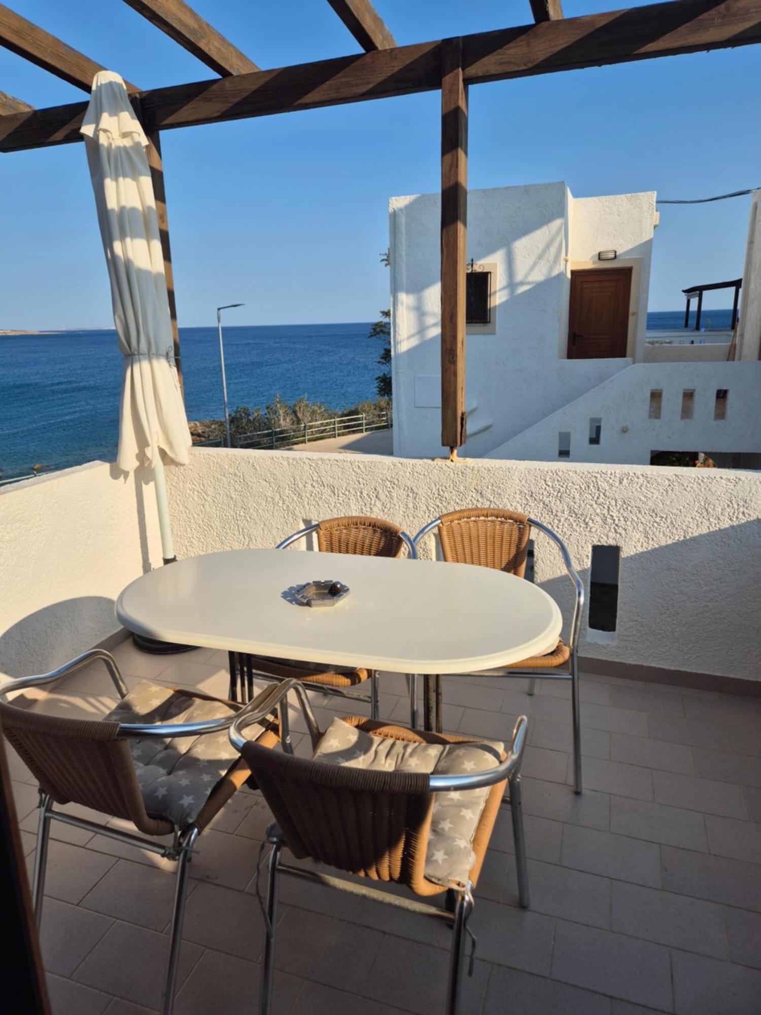 Akrotiri Apartments Makrýgialos 외부 사진